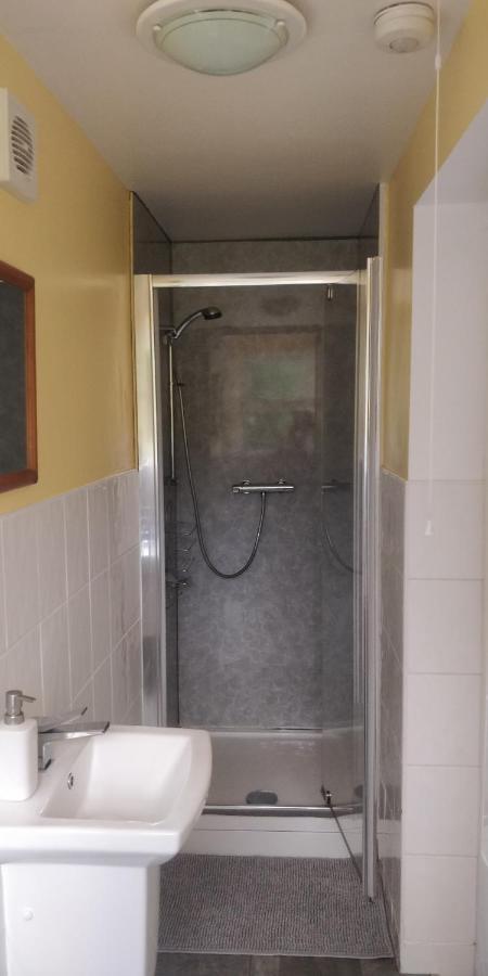 Private Annex To Victorian Villa, With Kitchen And Free Parking تودموردن المظهر الخارجي الصورة